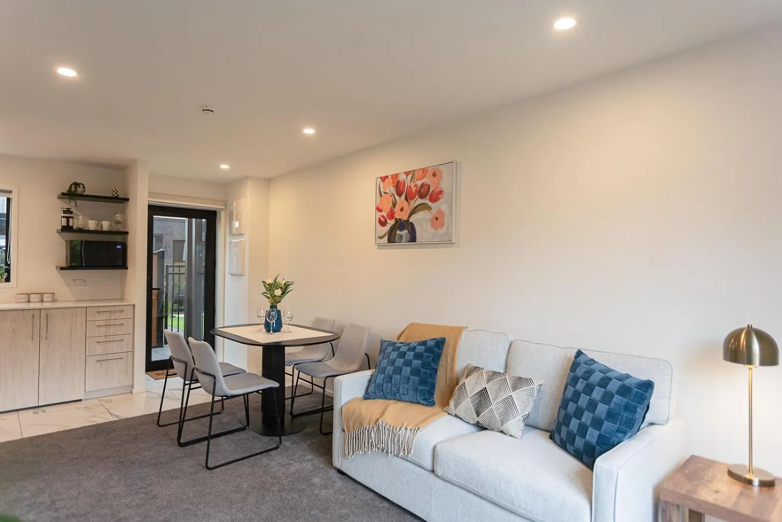 Apartman Modern 2 Bedroom Townhouse In Cbd With Parking! Sleeps 5 Christchurch