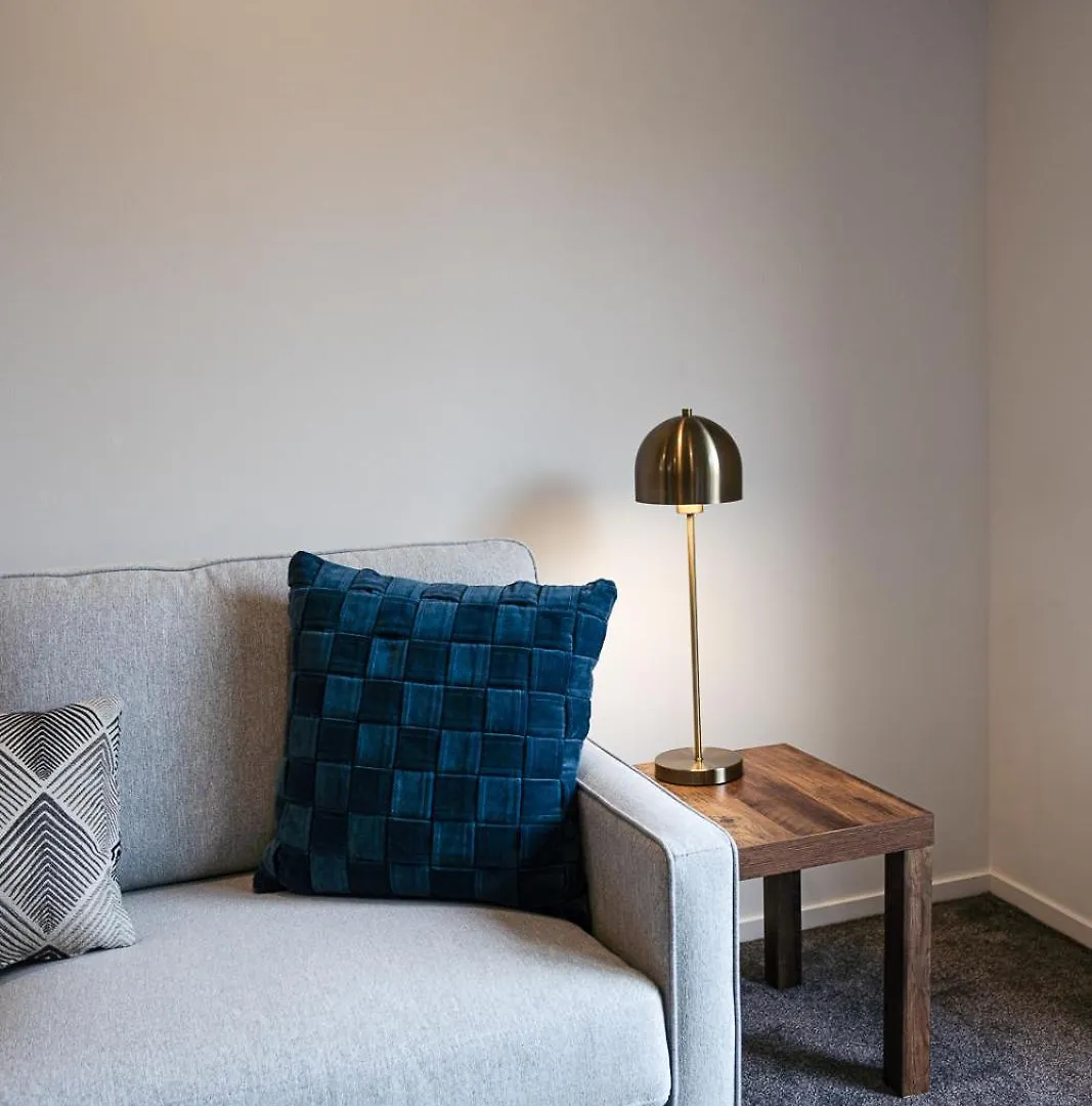 Modern 2 Bedroom Townhouse In Cbd With Parking! Sleeps 5 Christchurch Apartman