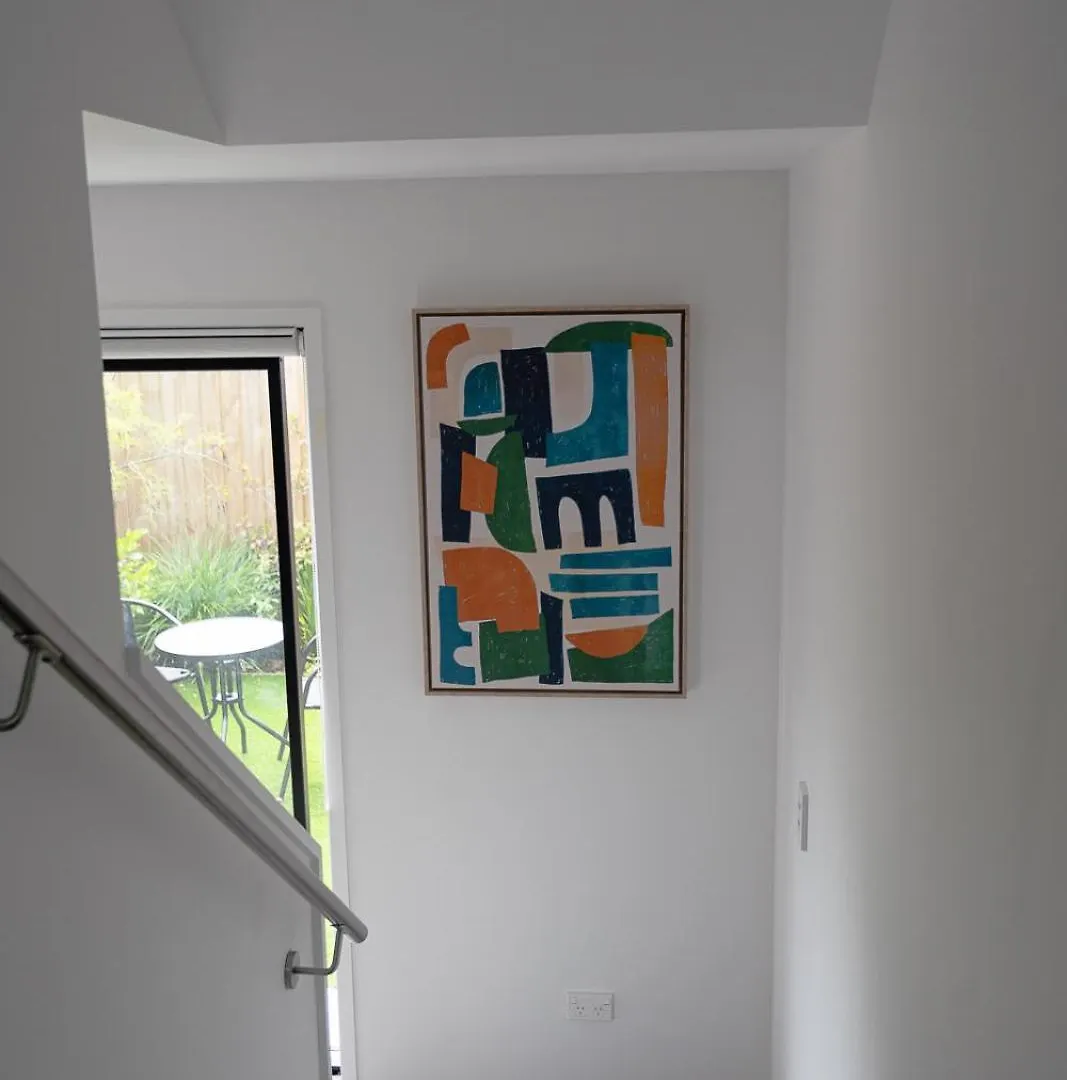 Modern 2 Bedroom Townhouse In Cbd With Parking! Sleeps 5 Christchurch 0*,