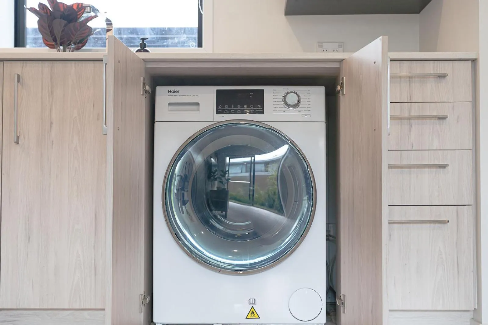 Modern 2 Bedroom Townhouse In Cbd With Parking! Sleeps 5 Christchurch Appartamento